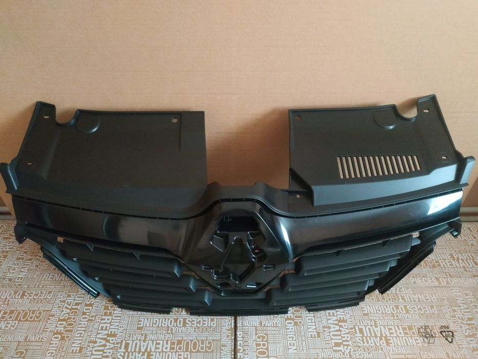 Решітка радіатора для Рено Логан 2 Разборка Renault Dacia Logan 2 orig