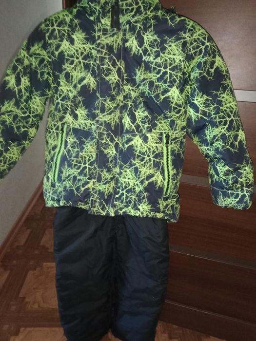 Продам зимовий комбінезон на хлопчика 104 см