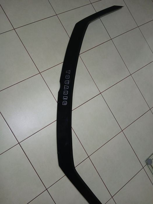 Мухобойка дефлектор на капот  Volkswagen Touareg