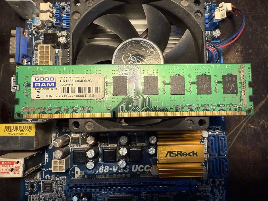 Продам Asrock n68 vs3 uccyt