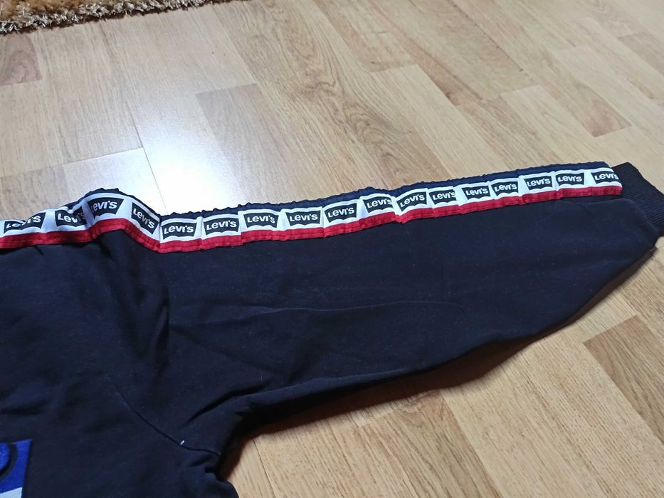 Camisola Levis e camisas