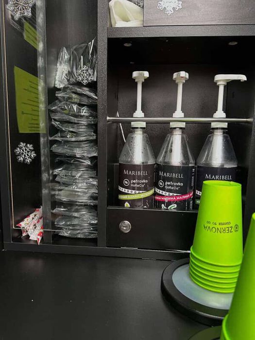 Вулична кавярня самообслуговування zernova, Azkoyen Vitro S1