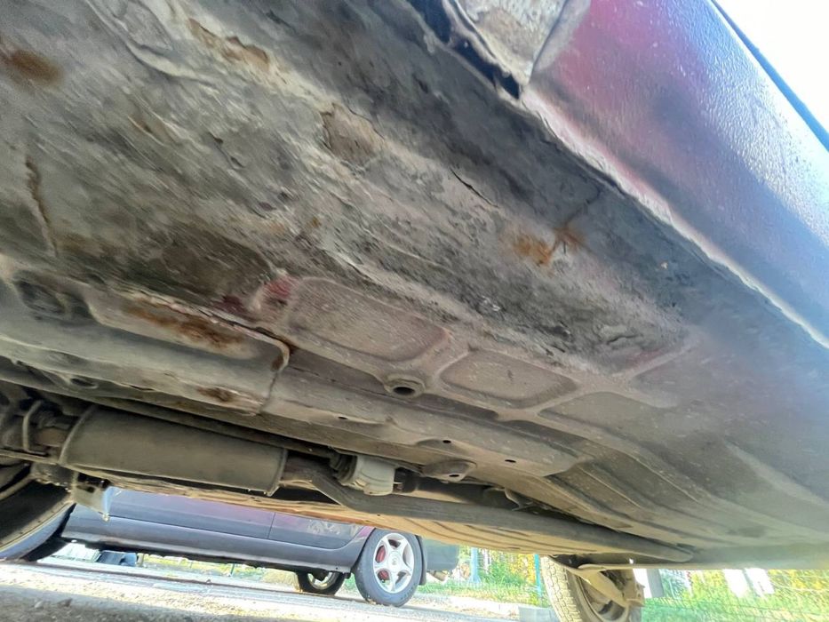 Таврия 2004 год.