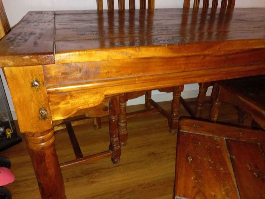 Mesa madeira maciça com 6 cadeiras