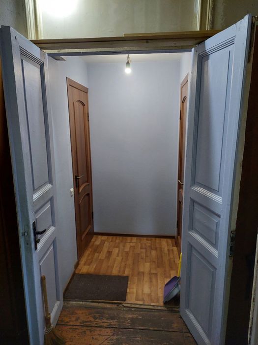 Комната в комун квартире (разделена на две студии) центр