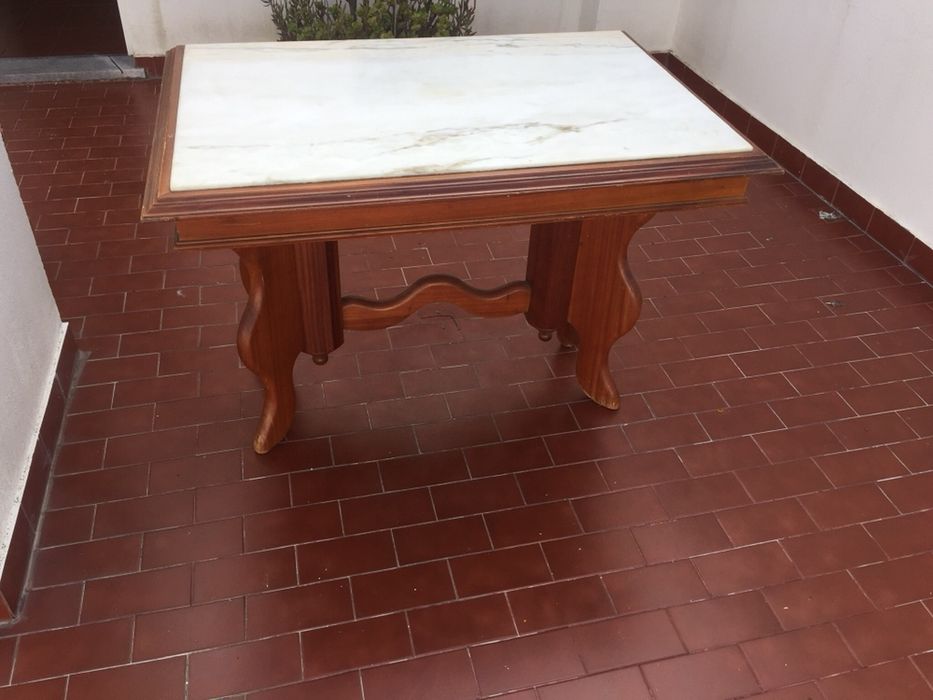 Mesa de Cozinha retangular c\ tampo em marmore