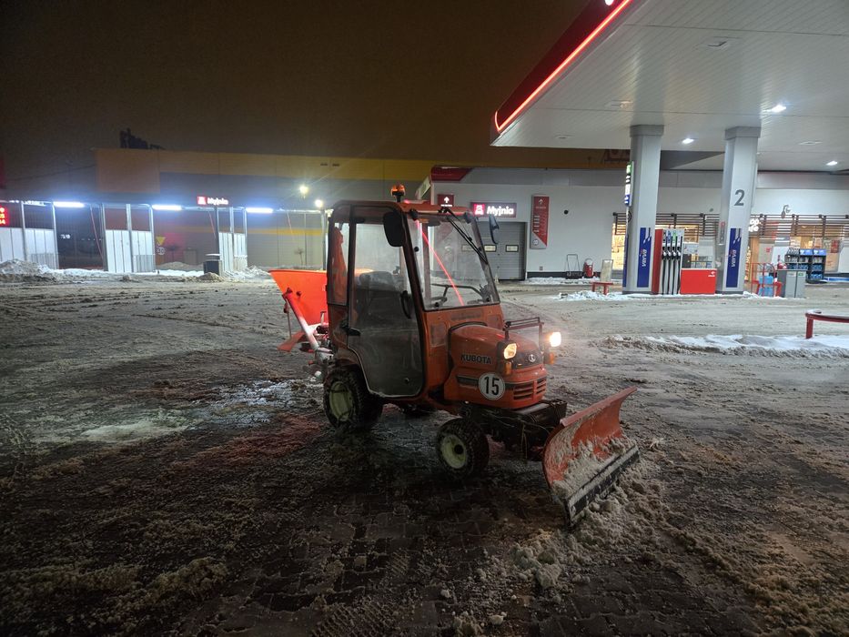 Traktorek do odśnieżania Kubota i Yanmar 24