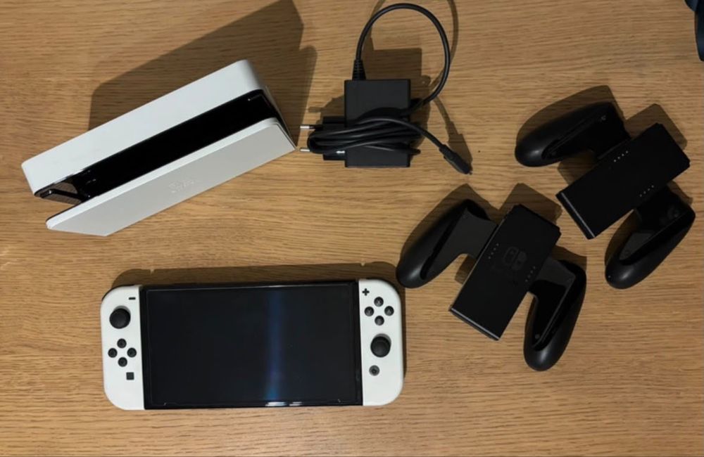 Nintendo Switch OLED branca