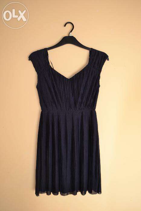 granatowa plisowana elegancka sukienka H&M