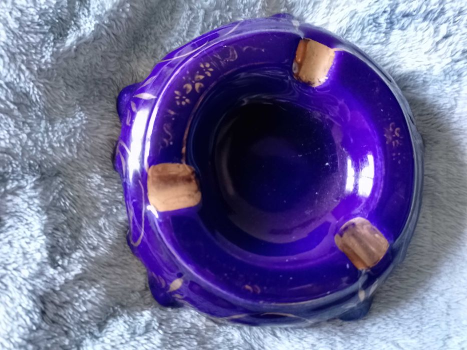 Cinzeiro em porcelana antigo
