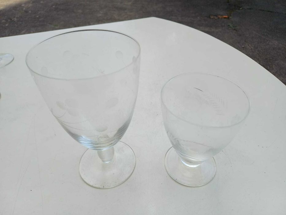 Conjunto de copos, em vidro lapidado, com pé (6G + 6P)  (iii)