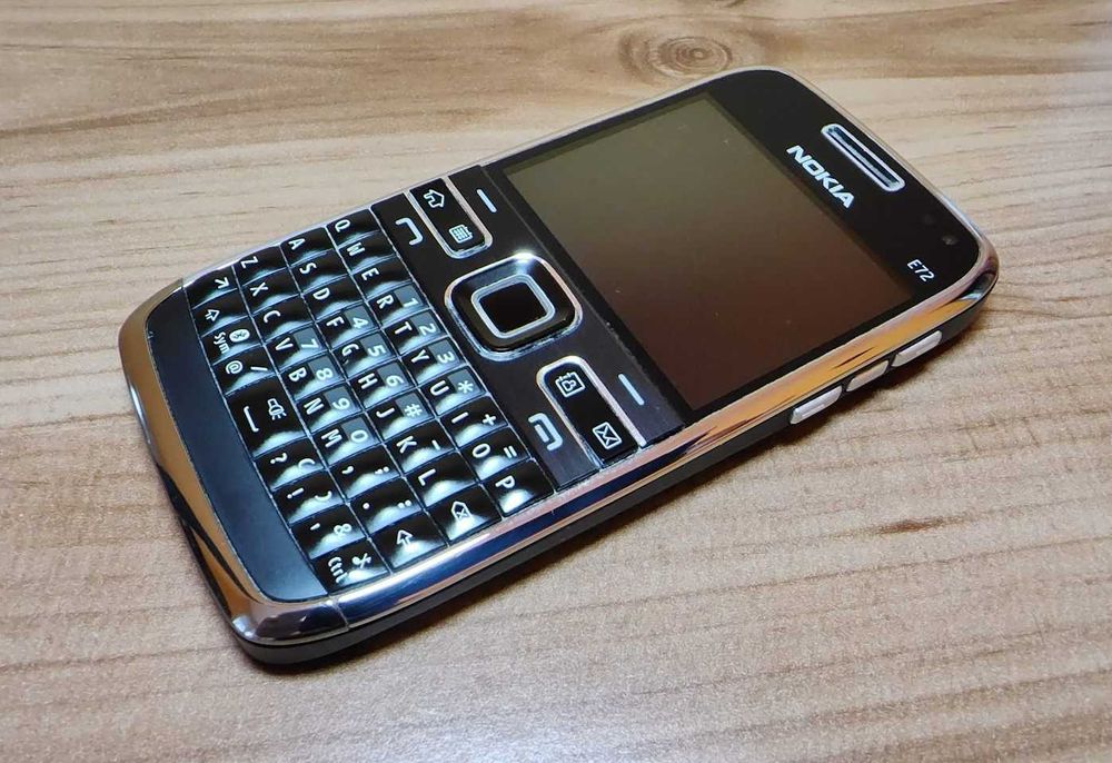 Telefon Nokia E72
