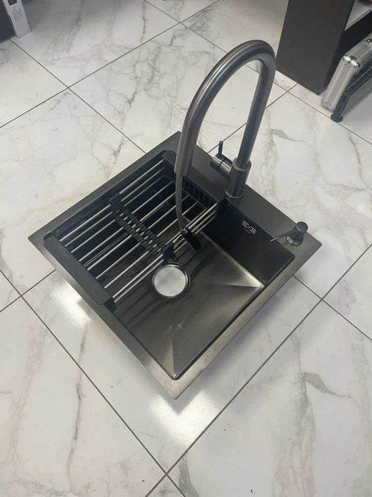 Мийка Lidz 5050 см чорна та змішувач з висувним виливом Kroner.