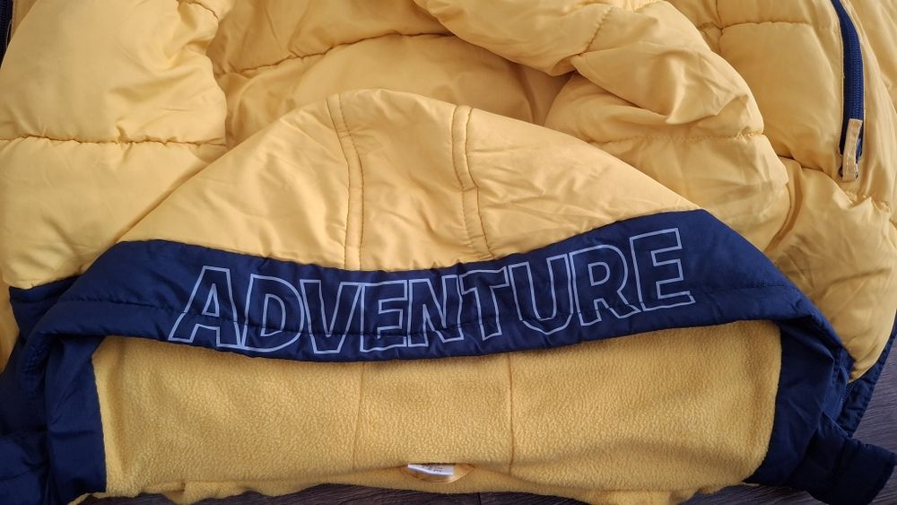 Зимова куртка на хлопчика 128 см