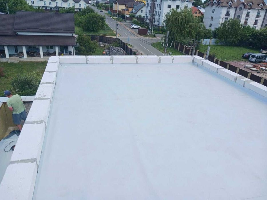 Бригада кровельщиков. Покрівельники. Покрівельні роботи у Києві/Ремонт