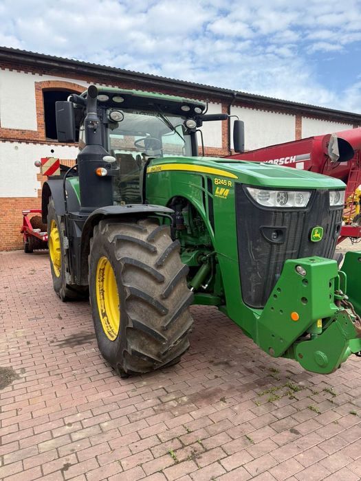 John Deere 8245R  John Deere 8245R – 2019 r.
