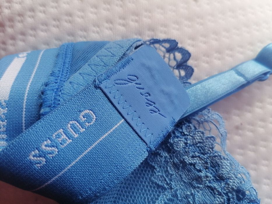 Biustonosz guess koronka 75b