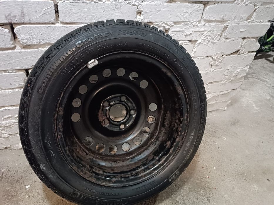 Nieużywana opona na stalowej feldze 185/60 R15