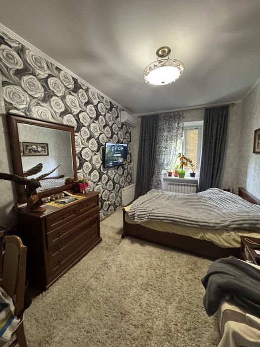 Продам 2-к квартиру з ремонтом, 55 кв.м, у центрі на вул. Базарної/Маразліївська (3-217-451)