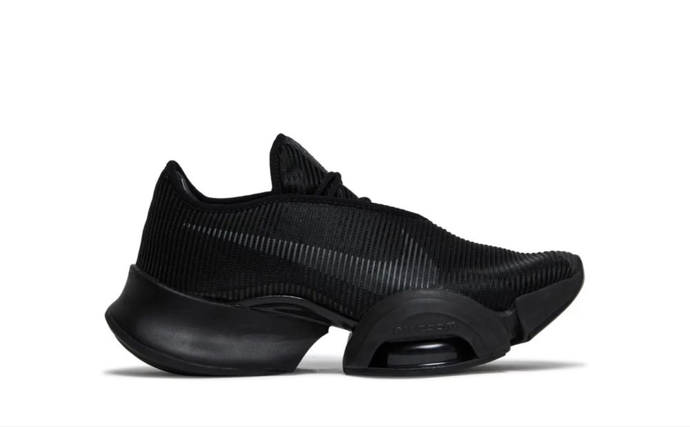 Обригінальні спортивні бігові кросівки nike