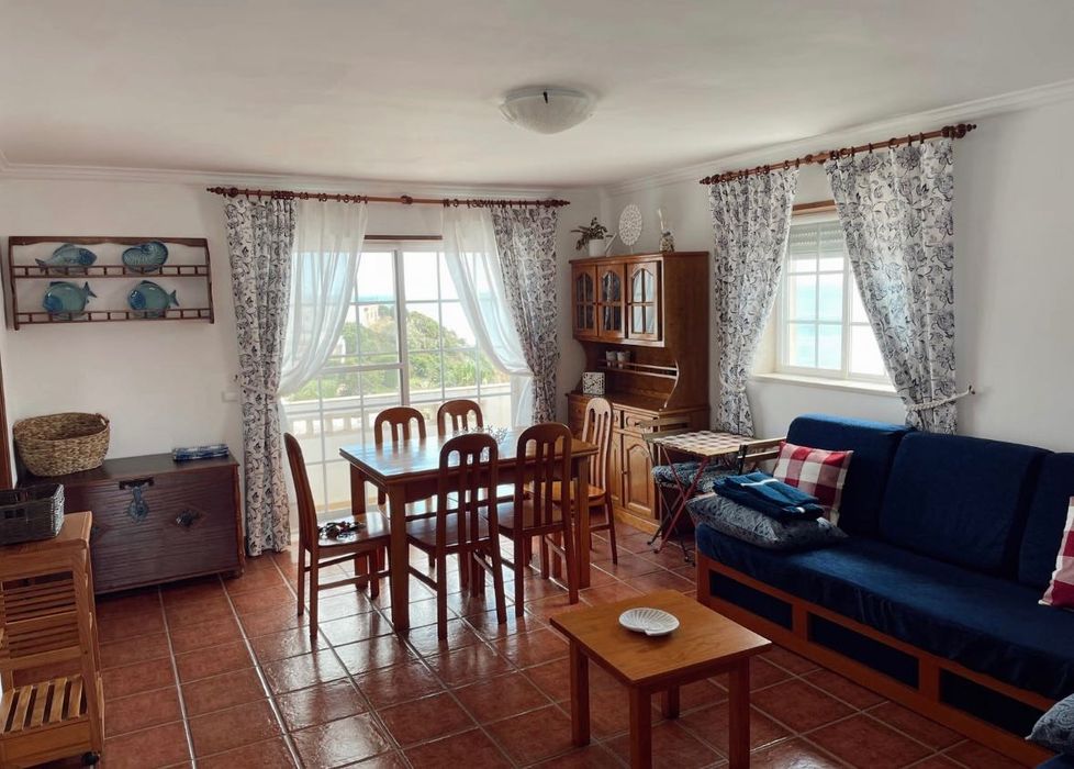 Apartamento com Vista Mar na Praia do Burgau