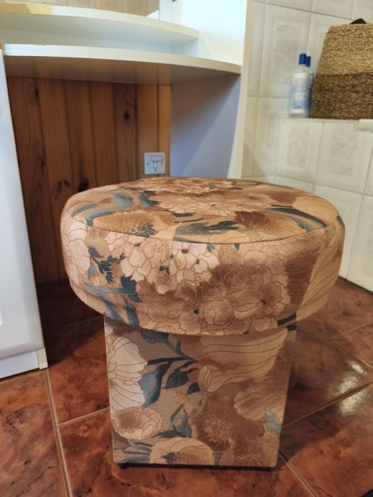 Komplet - toaletka i pufa