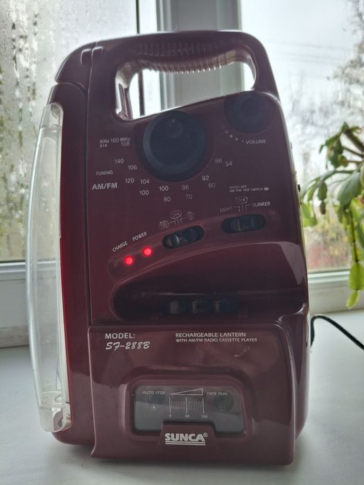 Переносний ліхтар-радіоприймач із касетним плеєром Sunca SF-2888 — ста