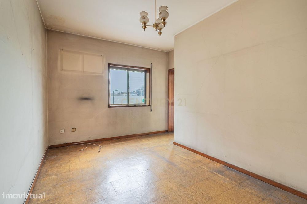 Apartamento T1 em Braga, Maximinos para recuperar - Oportunidade Única