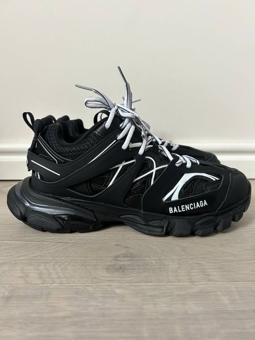 Balenciaga track