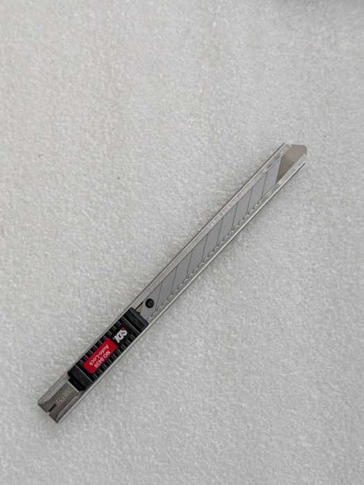 Ніж професійний SDI 0439 30 градусів 9мм металевий нож для раскроя