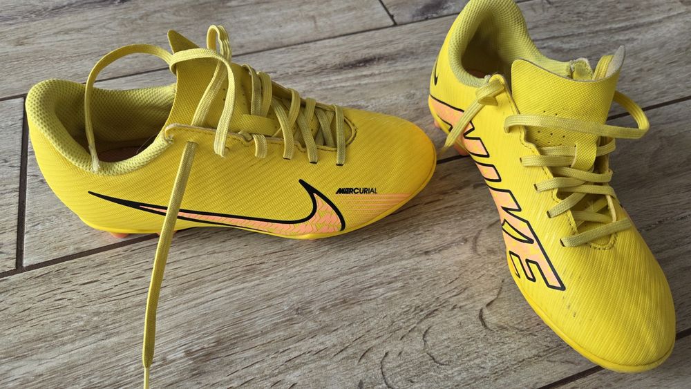 Korki dziecięce Nike Mercurial roz.34