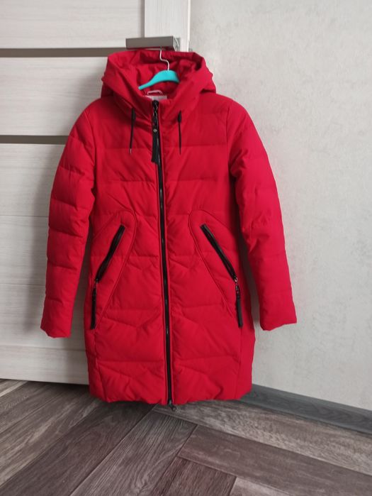 Продам чудовий пуховик