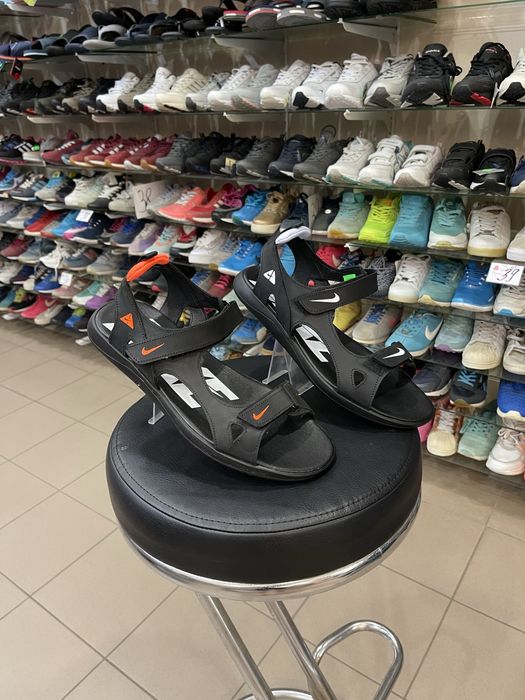 Сандалі шкіряні ecco, Nike.