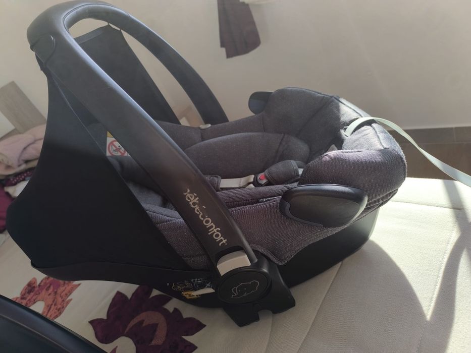 Carrinho de bebé Bébé Confort Adorra.