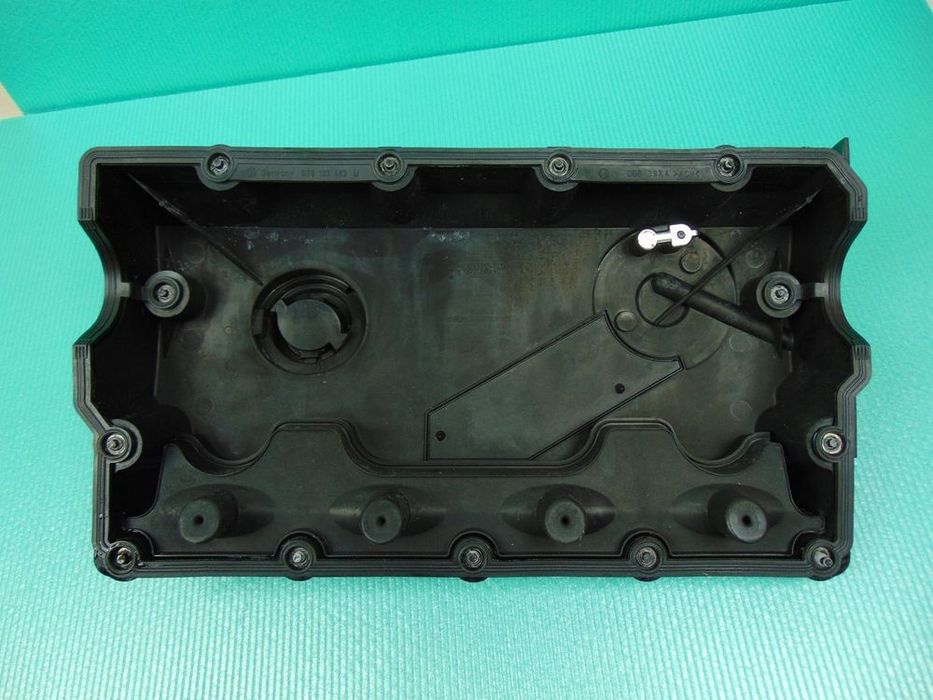 pokrywa zaworów odma audi a4 b6 b7 1,9tdi 2,0tdi 038103469 oryginał
