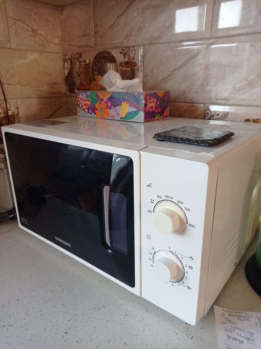 МИКРОВОЛНОВКА.  SAMSUNG  в отличном состоянии
