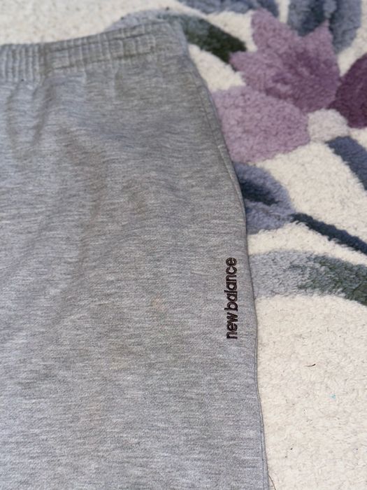 Широкі штани new balance