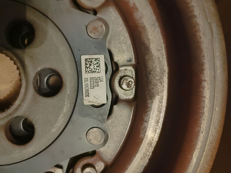 Демфер на Passat B8 15р