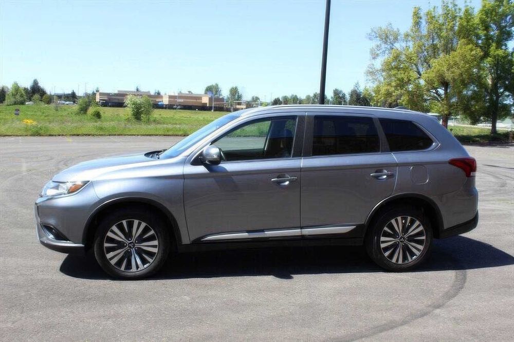 Mitsubishi Outlander SEL      2020