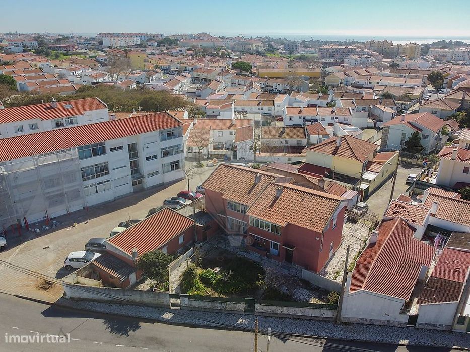 Moradia T8 para venda