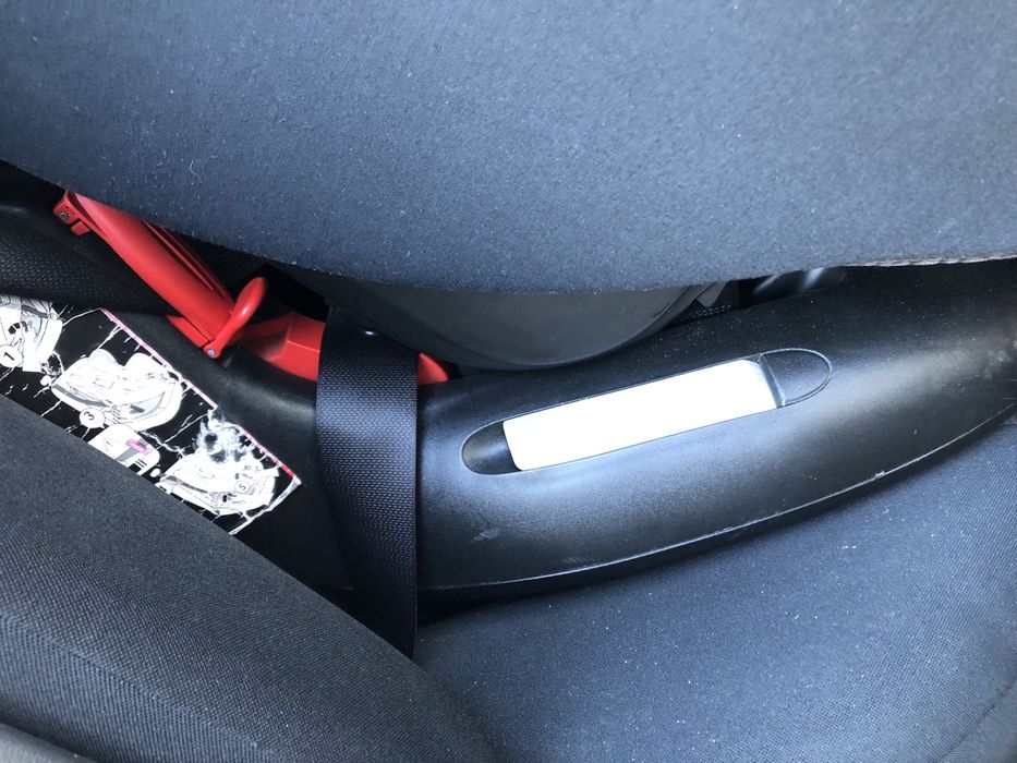 Cadeira Auto Bebe Confort, 9-18kg, em bom estado.