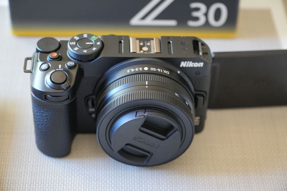 NIKON Z30 com objectiva 16-50 nova