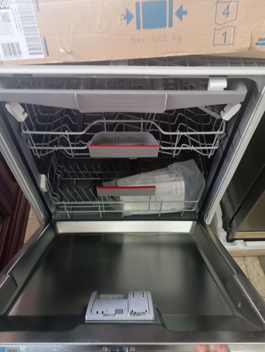Máquina loiça encastre Nova Bosch