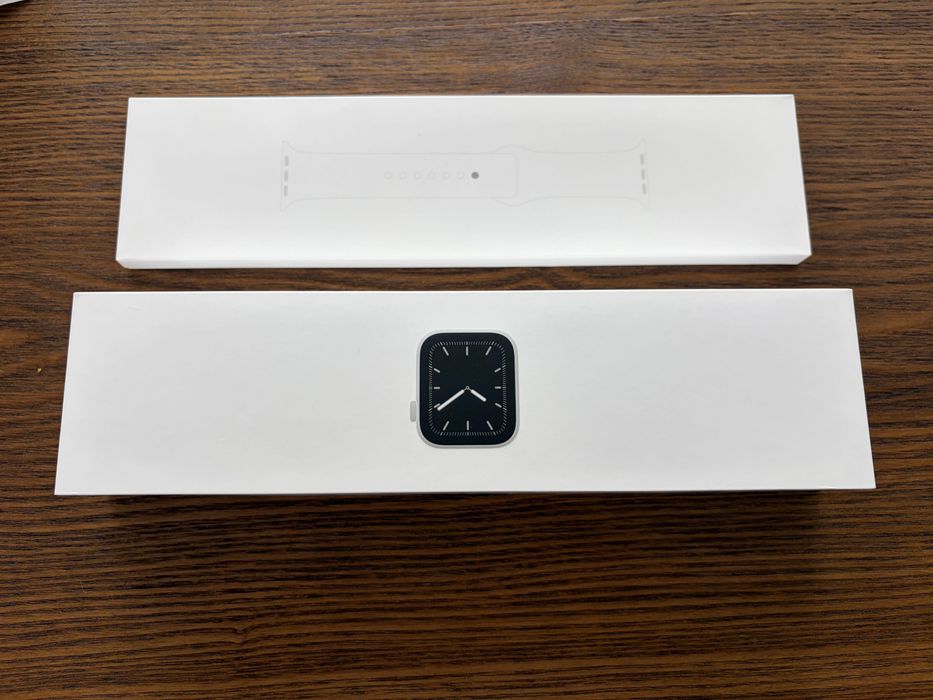 Apple Watch Series 5 44mm Silver - caixa completa + 2 braceletes