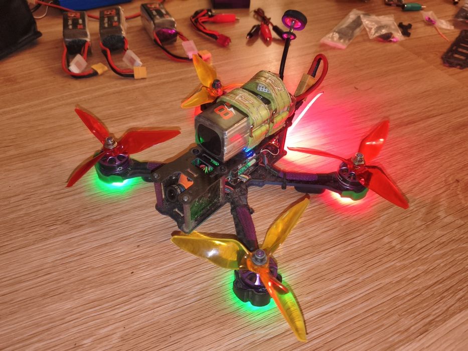 Dron sportowy fpv 100km/h