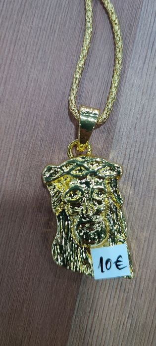 Colar com pendente Jesus liga de zinco