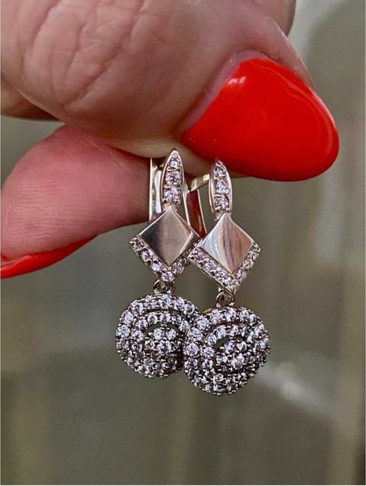 Сережки з підвісками, довгі та стильні сережки (колекція)