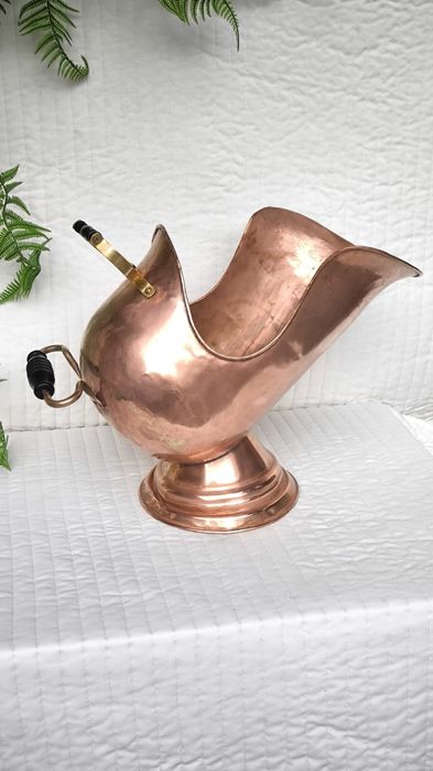 Продам подставку для дров из бронзы или меди.Дровницу.Зольник