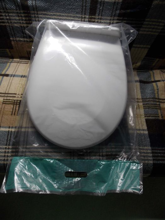 Сиденье для унитаза.