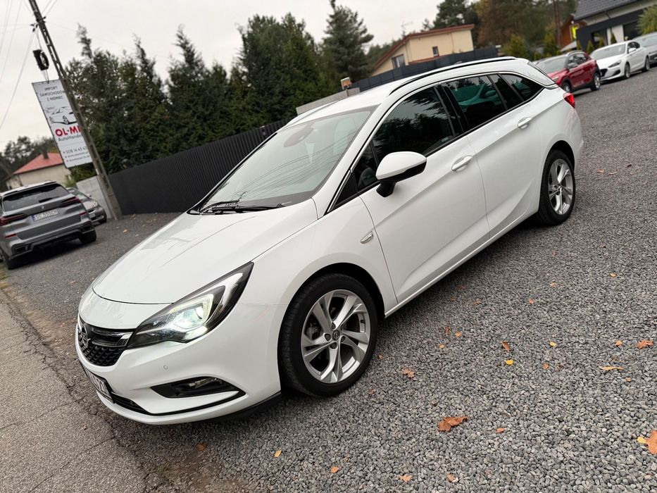 Opel Astra * Lak 100% org. * Opony 26r. * NAVI * Półskóra * Kamera *
